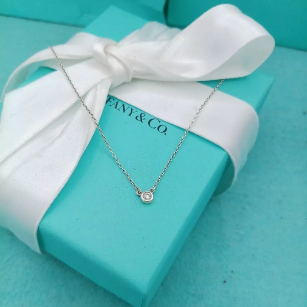 TIFFANY & Co Diamond Pendant on an 925 Sterling Silver 16inch Chain - Picture 6 of 9